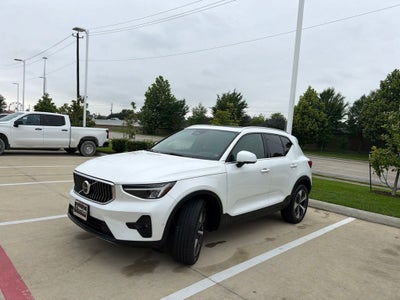 2023 Volvo XC40 B5 Plus Bright Theme
