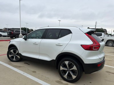 2023 Volvo XC40 B5 Plus Bright Theme