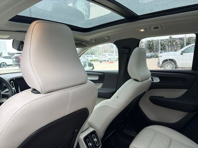 2023 Volvo XC40 B5 Plus Bright Theme