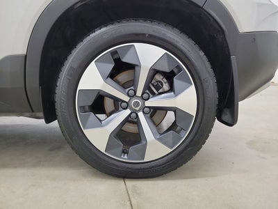 2023 Volvo XC40 B5 Plus Bright Theme