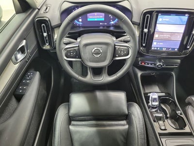 2023 Volvo XC40 B5 Plus Bright Theme