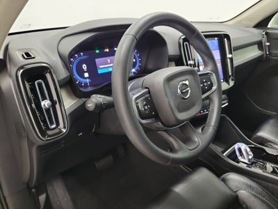 2023 Volvo XC40 B5 Plus Bright Theme