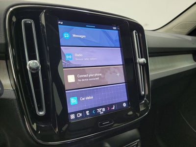 2023 Volvo XC40 B5 Plus Bright Theme
