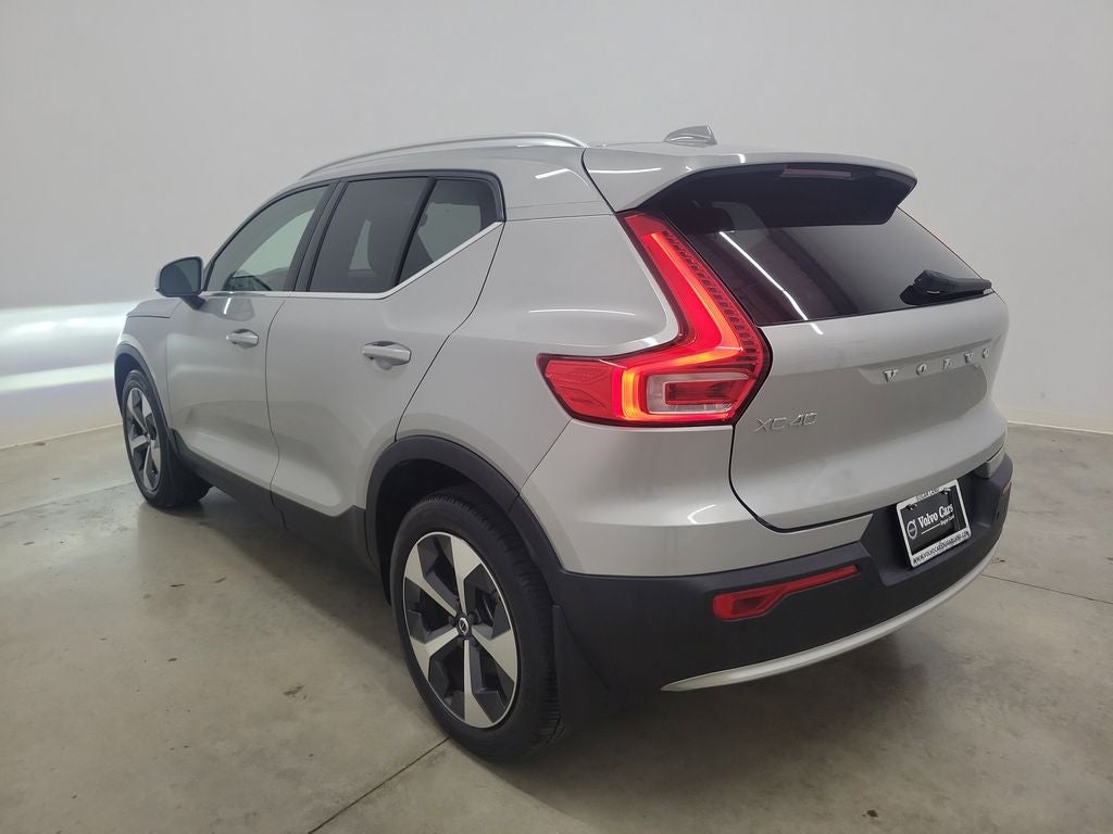 2023 Volvo XC40 B5 Plus Bright Theme