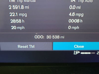 2023 Volvo XC40 B5 Plus Dark Theme