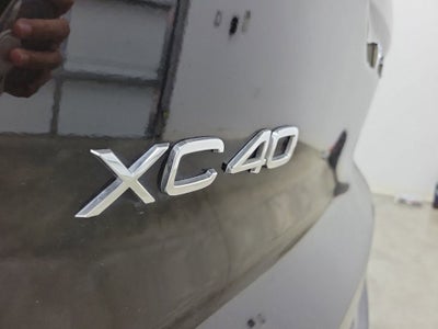 2023 Volvo XC40 B5 Plus Dark Theme