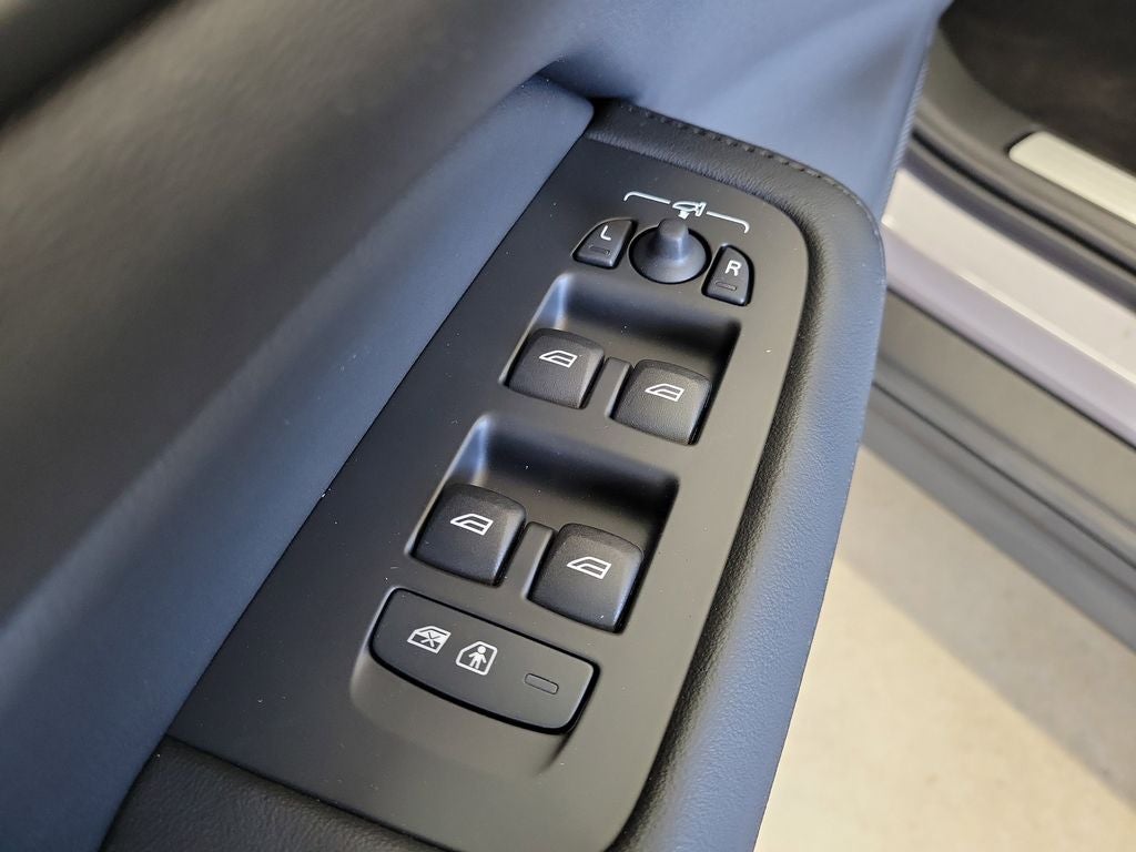 2026 Volvo V60 Cross Country B5 Plus