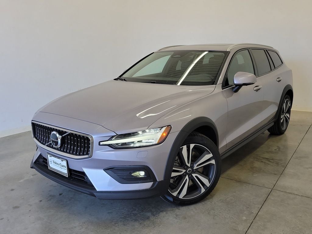 2026 Volvo V60 Cross Country B5 Plus