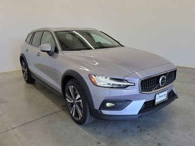 2026 Volvo V60 Cross Country B5 Plus