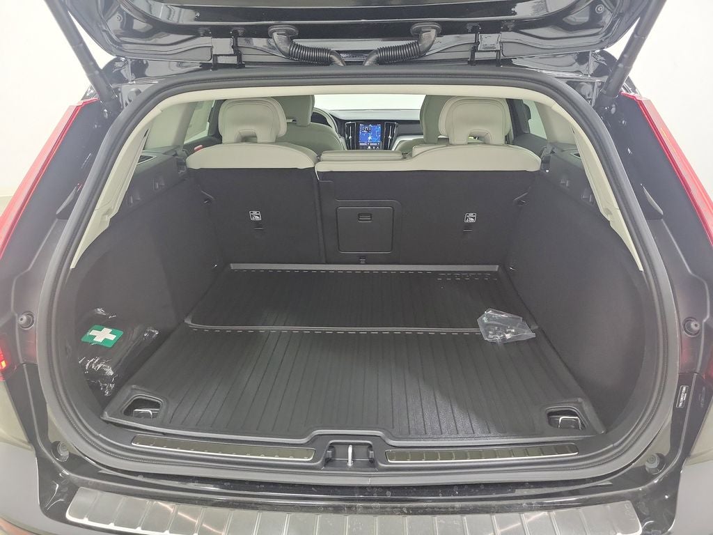 2026 Volvo V60 Cross Country B5 Plus