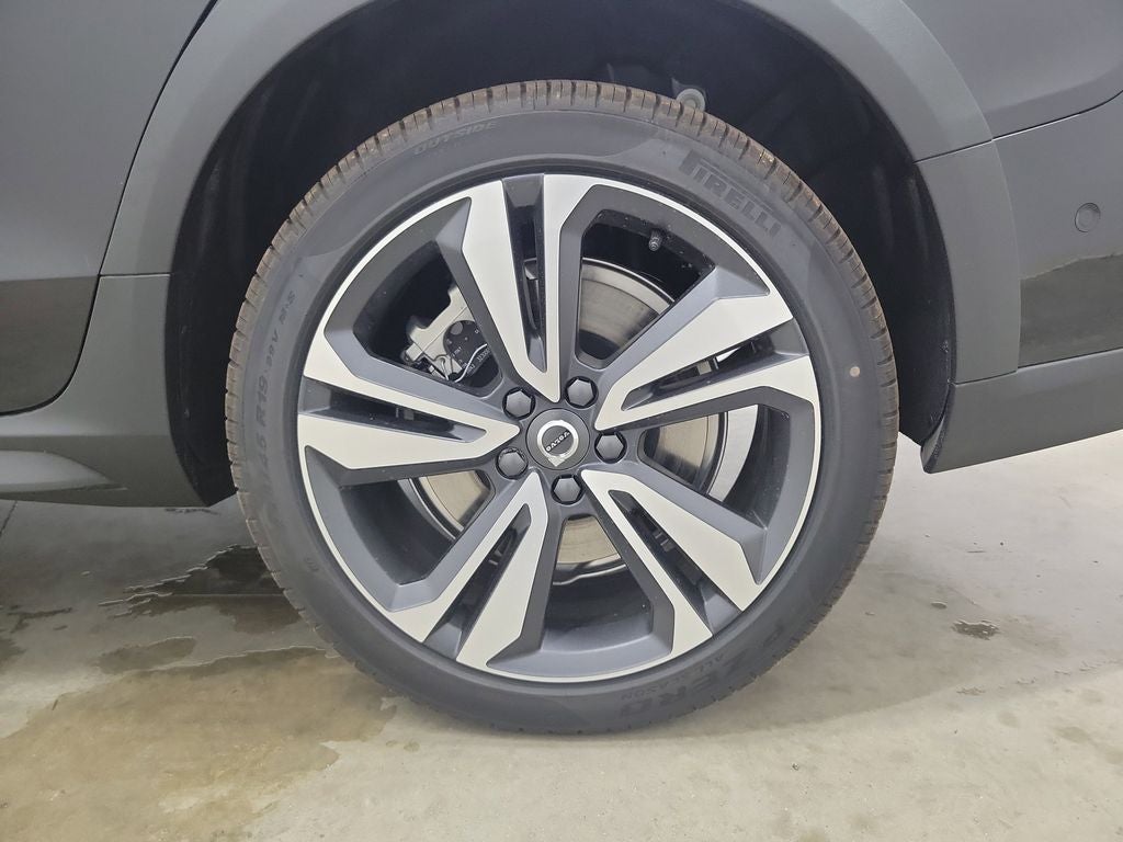 2026 Volvo V60 Cross Country B5 Plus