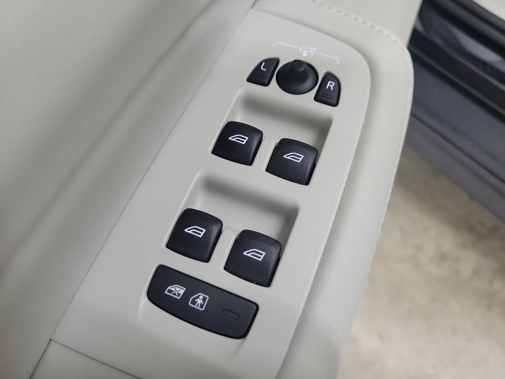 2026 Volvo V60 Cross Country B5 Plus