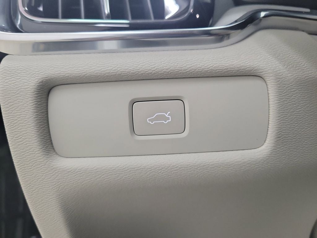 2026 Volvo V60 Cross Country B5 Plus