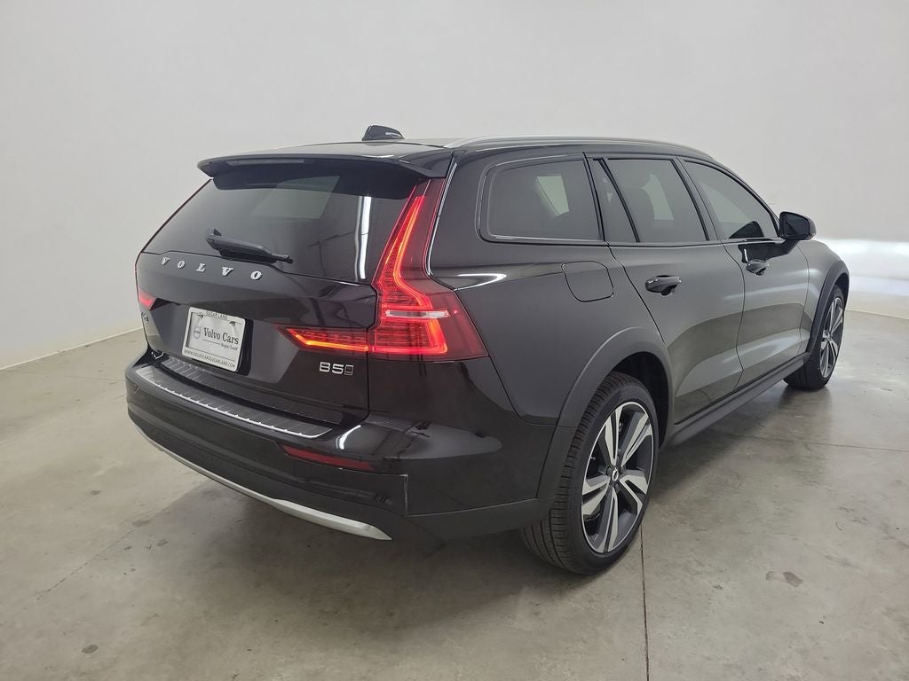 2026 Volvo V60 Cross Country B5 Plus