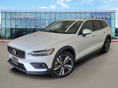 2025 Volvo V60 Cross Country B5 Plus