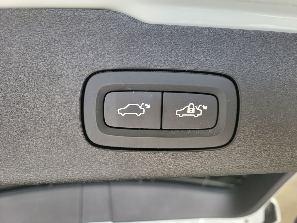 2025 Volvo V60 Cross Country B5 Plus