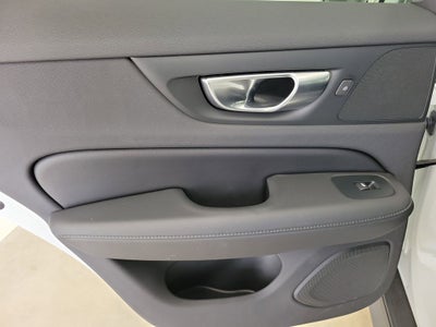 2025 Volvo V60 Cross Country B5 Plus