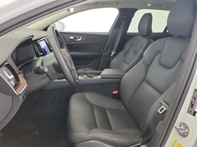 2025 Volvo V60 Cross Country B5 Plus