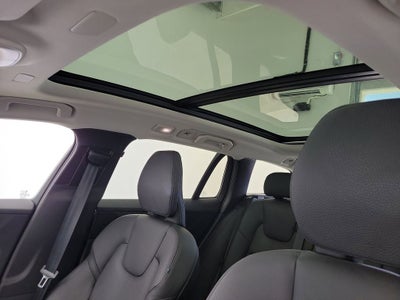 2025 Volvo V60 Cross Country B5 Plus