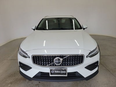 2025 Volvo V60 Cross Country B5 Plus