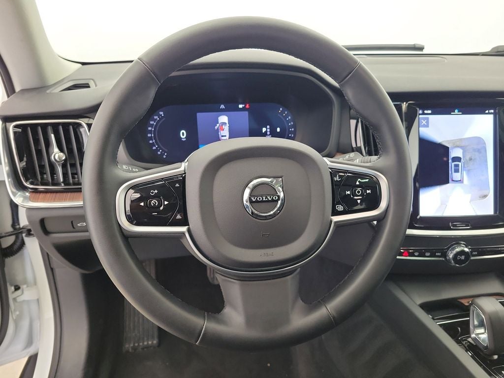 2025 Volvo V60 Cross Country B5 Plus