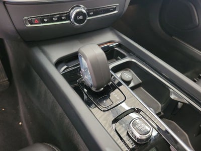 2025 Volvo V60 Cross Country B5 Plus