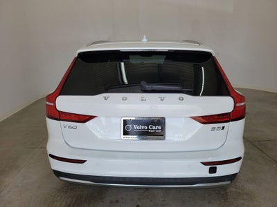 2025 Volvo V60 Cross Country B5 Plus