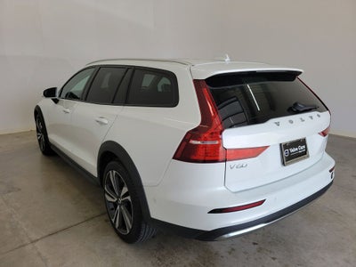 2025 Volvo V60 Cross Country B5 Plus