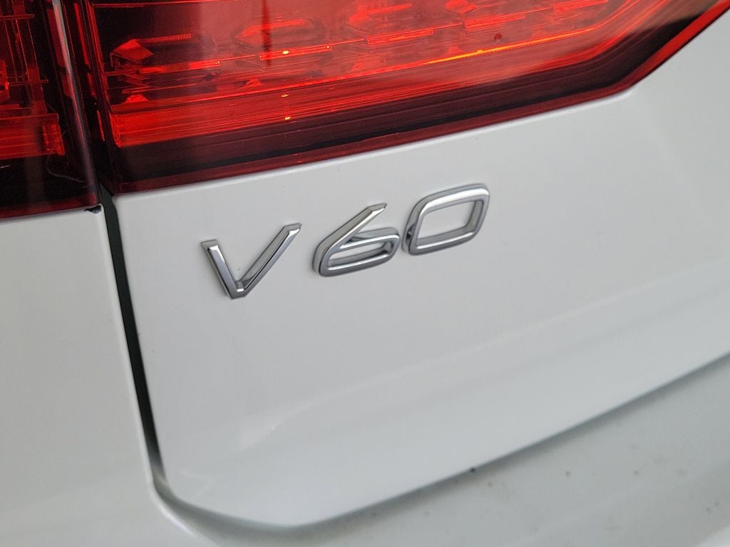 2025 Volvo V60 Cross Country B5 Plus