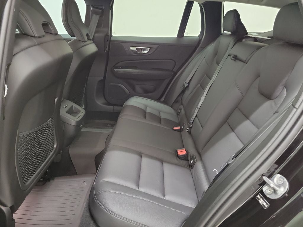 2026 Volvo V60 Cross Country B5 Plus