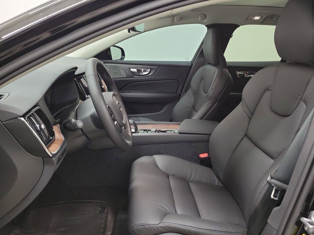 2026 Volvo V60 Cross Country B5 Plus