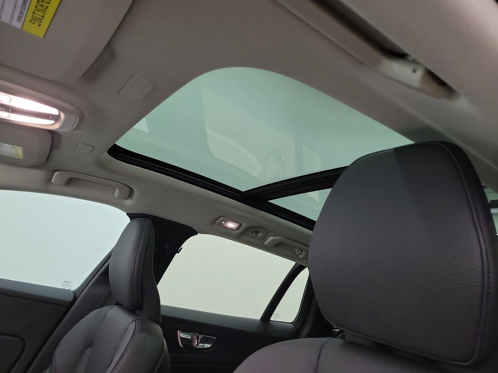 2026 Volvo V60 Cross Country B5 Plus