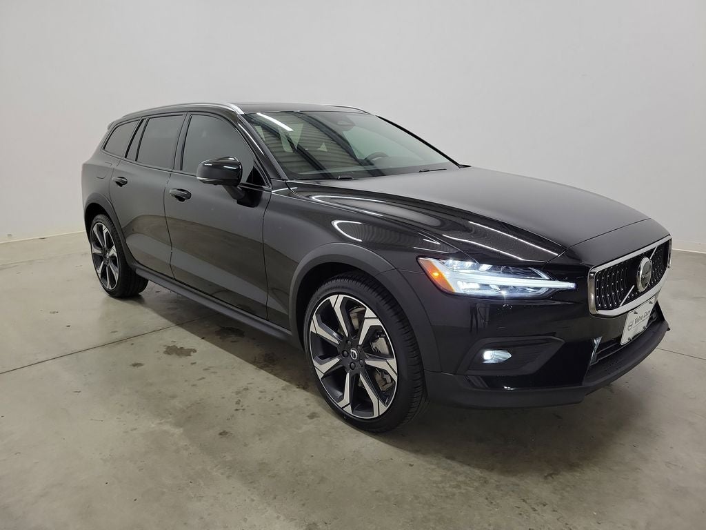 2026 Volvo V60 Cross Country B5 Plus
