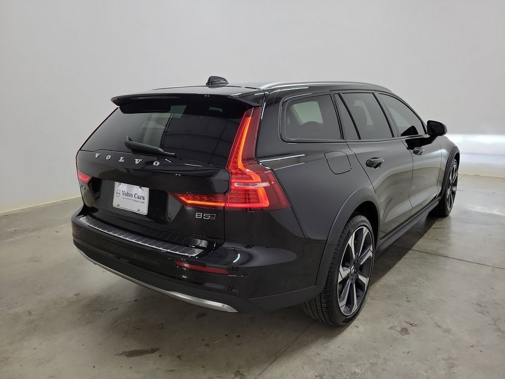 2026 Volvo V60 Cross Country B5 Plus