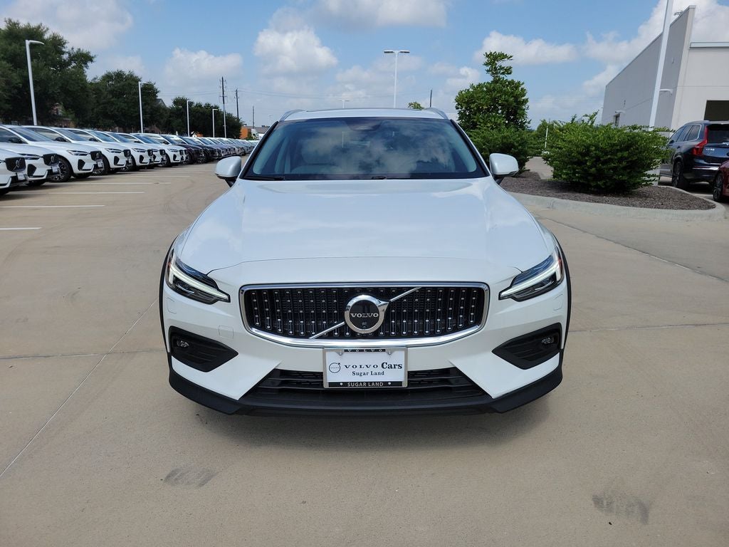 2026 Volvo V60 Cross Country B5 Plus