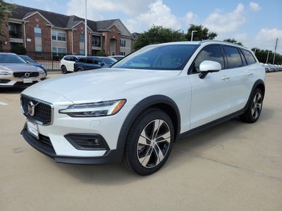 2026 Volvo V60 Cross Country B5 Plus