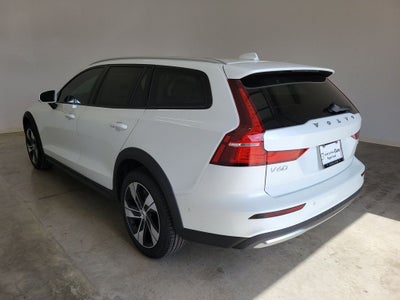 2026 Volvo V60 Cross Country B5 Plus