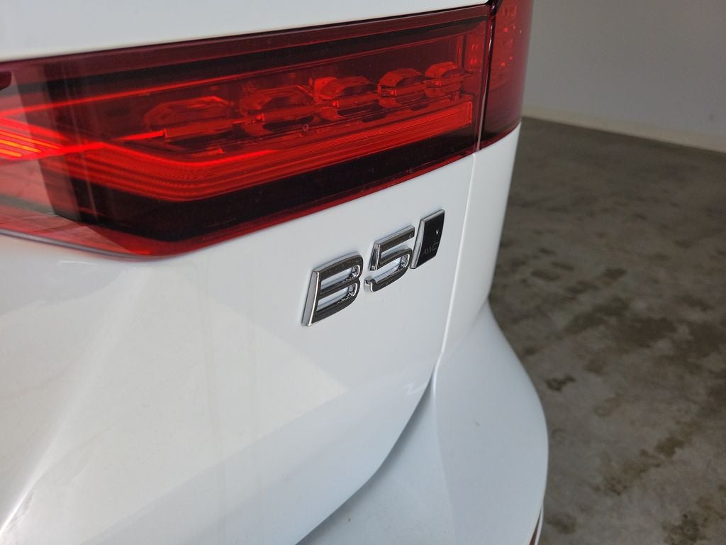 2026 Volvo V60 Cross Country B5 Plus