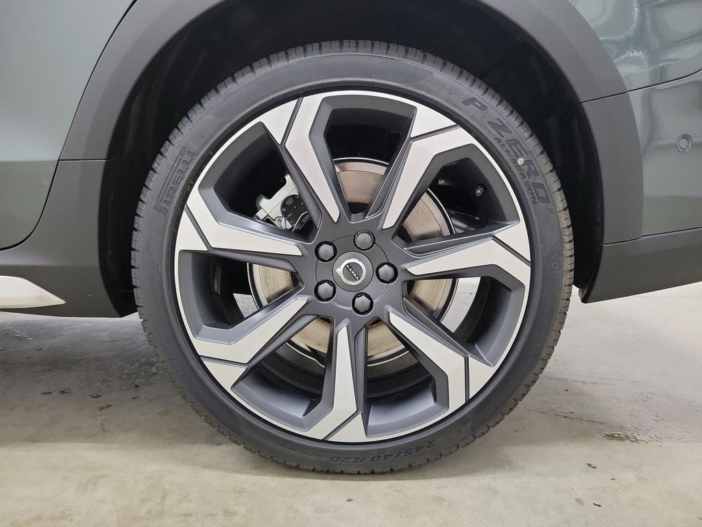 2026 Volvo V60 Cross Country B5 Ultra