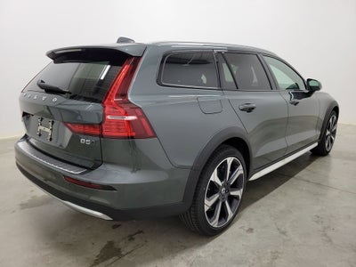 2026 Volvo V60 Cross Country B5 Ultra