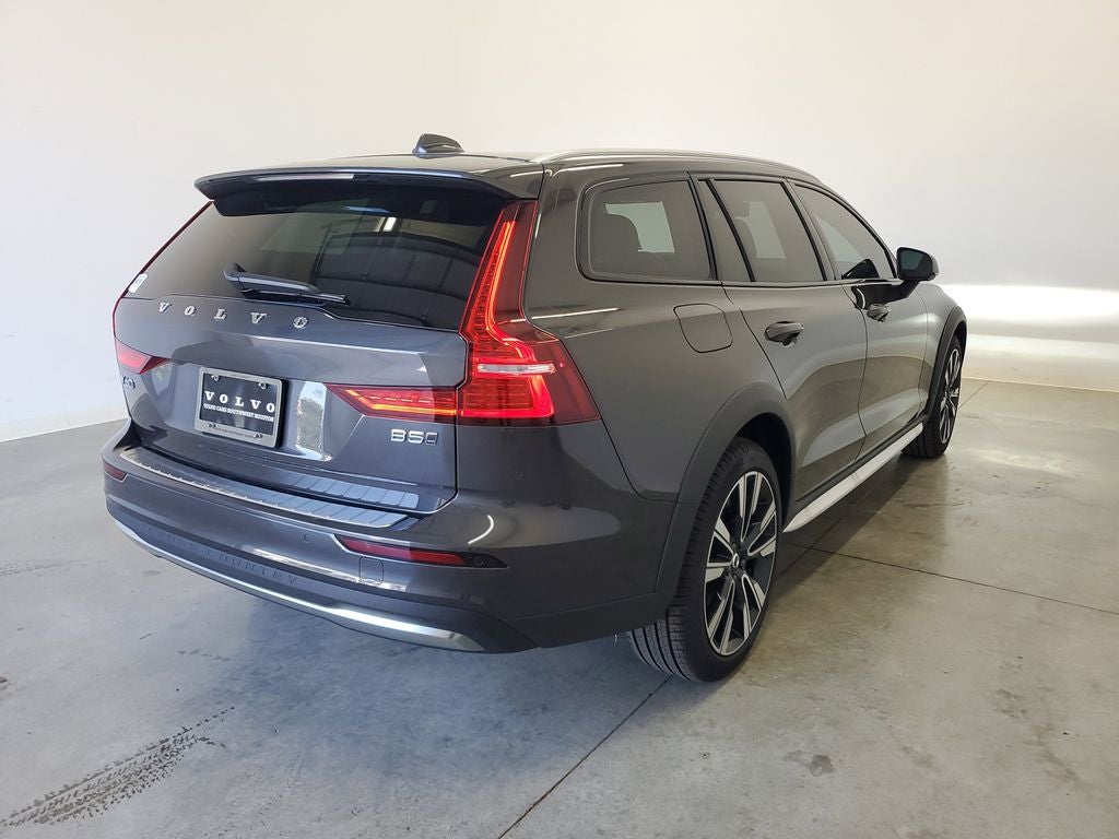 2025 Volvo V60 Cross Country AWD Ultra