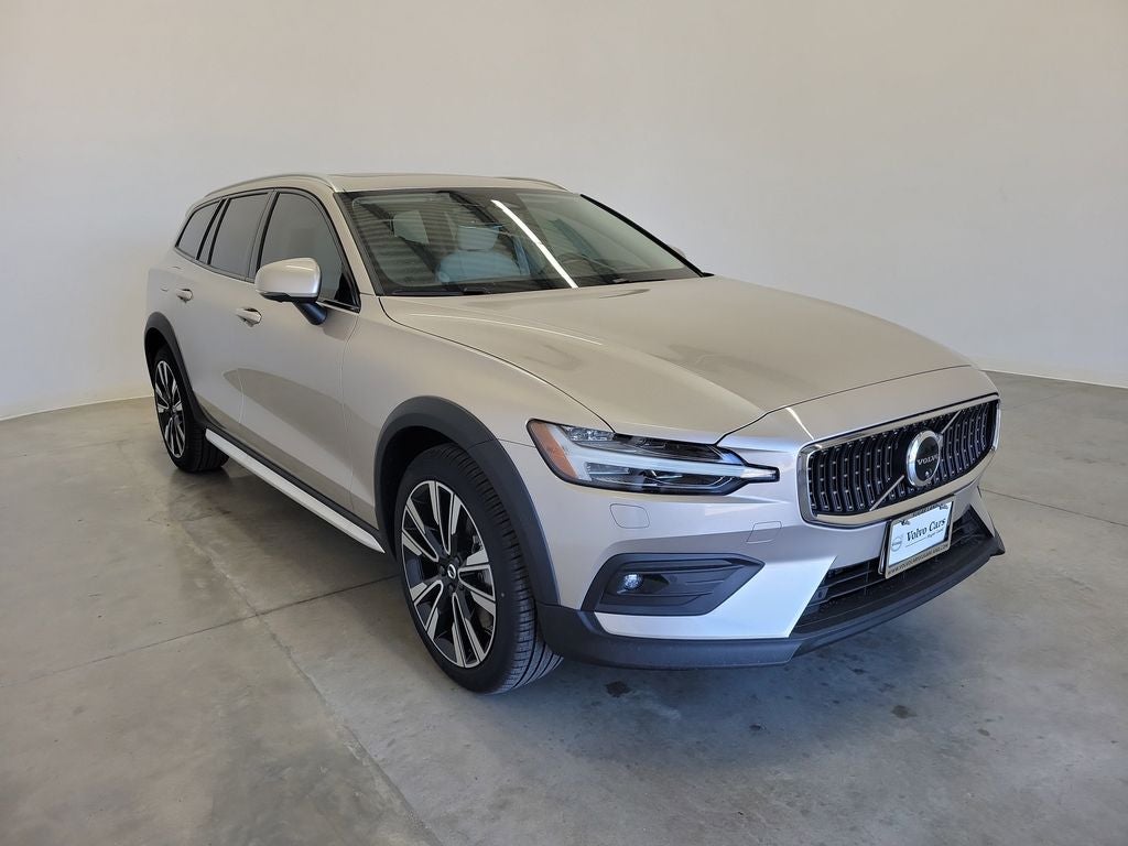 2026 Volvo V60 Cross Country B5 Ultra