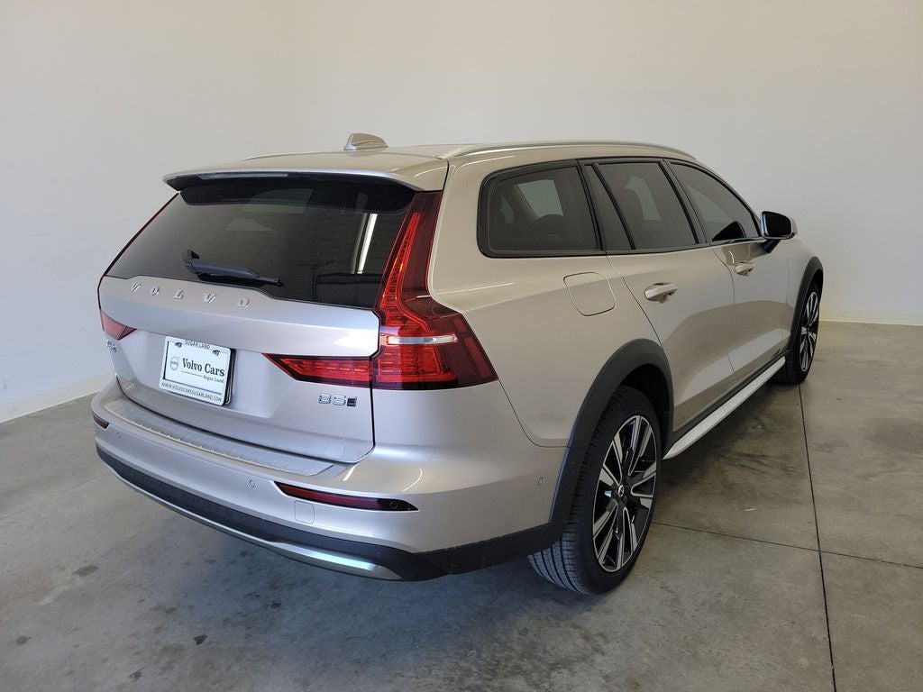 2026 Volvo V60 Cross Country B5 Ultra