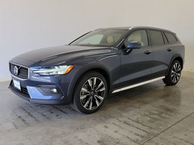 2026 Volvo V60 Cross Country B5 Ultra