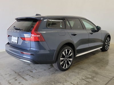 2026 Volvo V60 Cross Country B5 Ultra