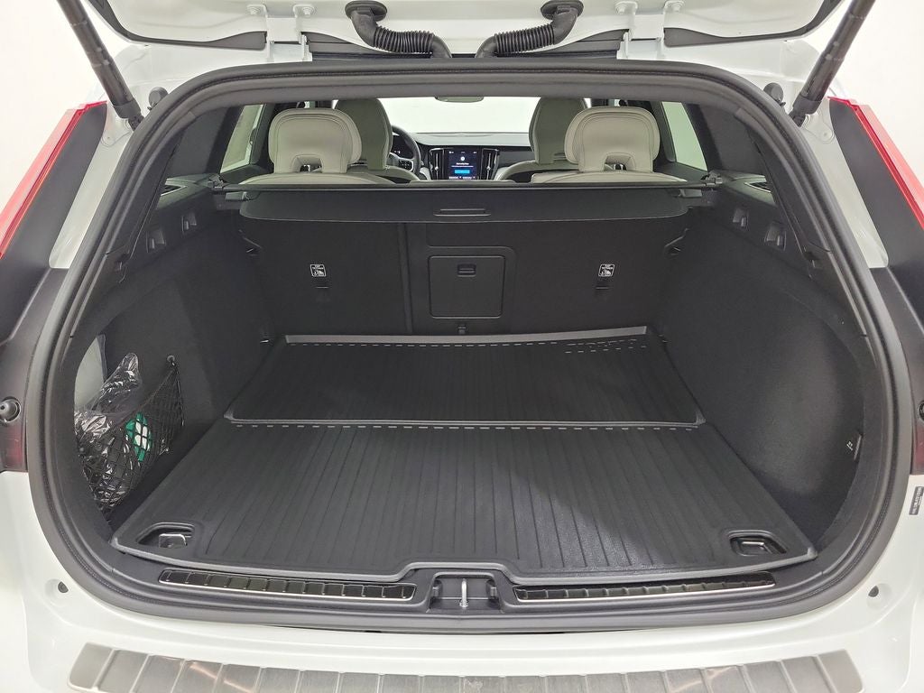 2026 Volvo V60 Cross Country B5 Ultra