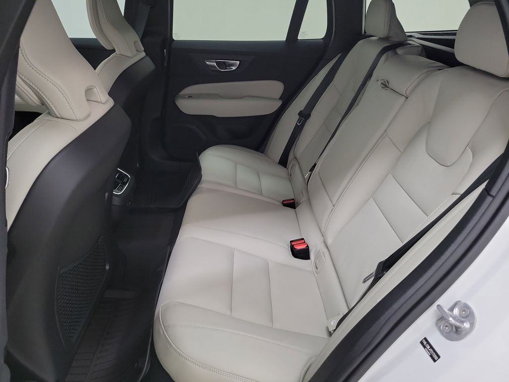 2026 Volvo V60 Cross Country B5 Ultra