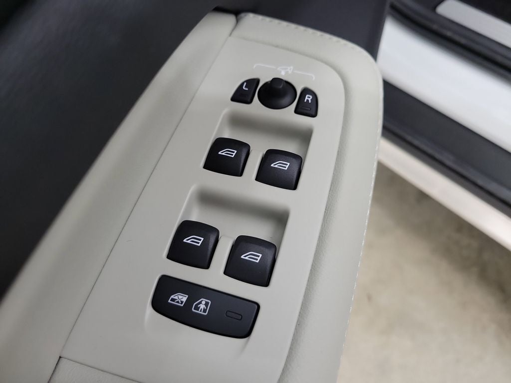 2026 Volvo V60 Cross Country B5 Ultra