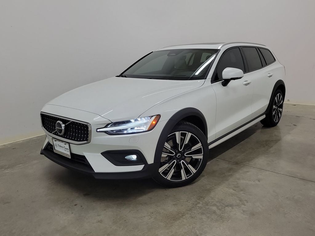2026 Volvo V60 Cross Country B5 Ultra