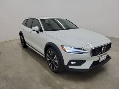 2026 Volvo V60 Cross Country B5 Ultra